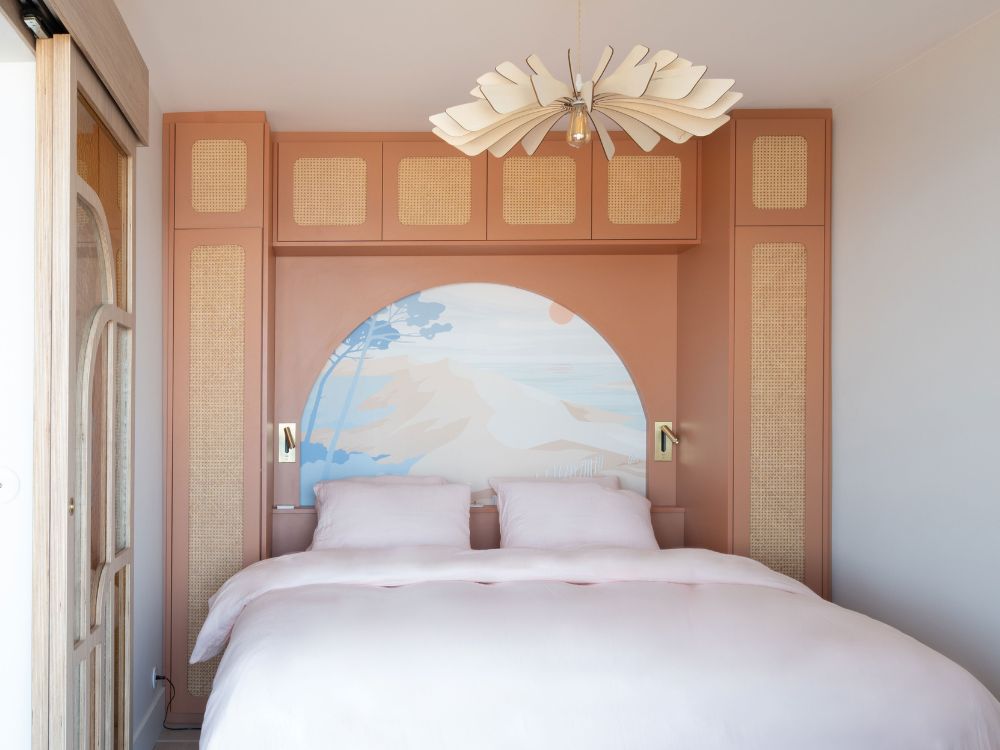 chambre rose poudrée, placards cannés rénovation globale appartement vue mer arcachon piedra travaux