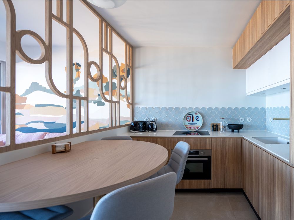 cuisine, verrière art déco ajourée rénovation globale appartement vue mer arcachon piedra travaux