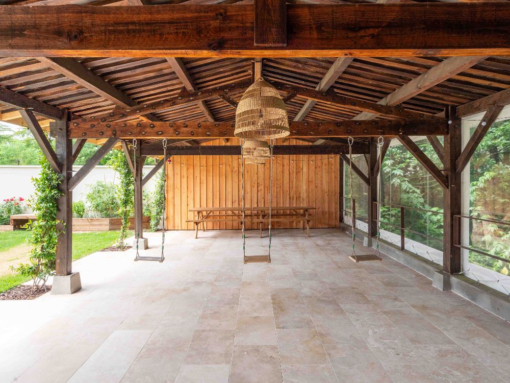 Chez M. et Mme M. préau rénovation énergétique à Saint-Aubin-de-Médoc