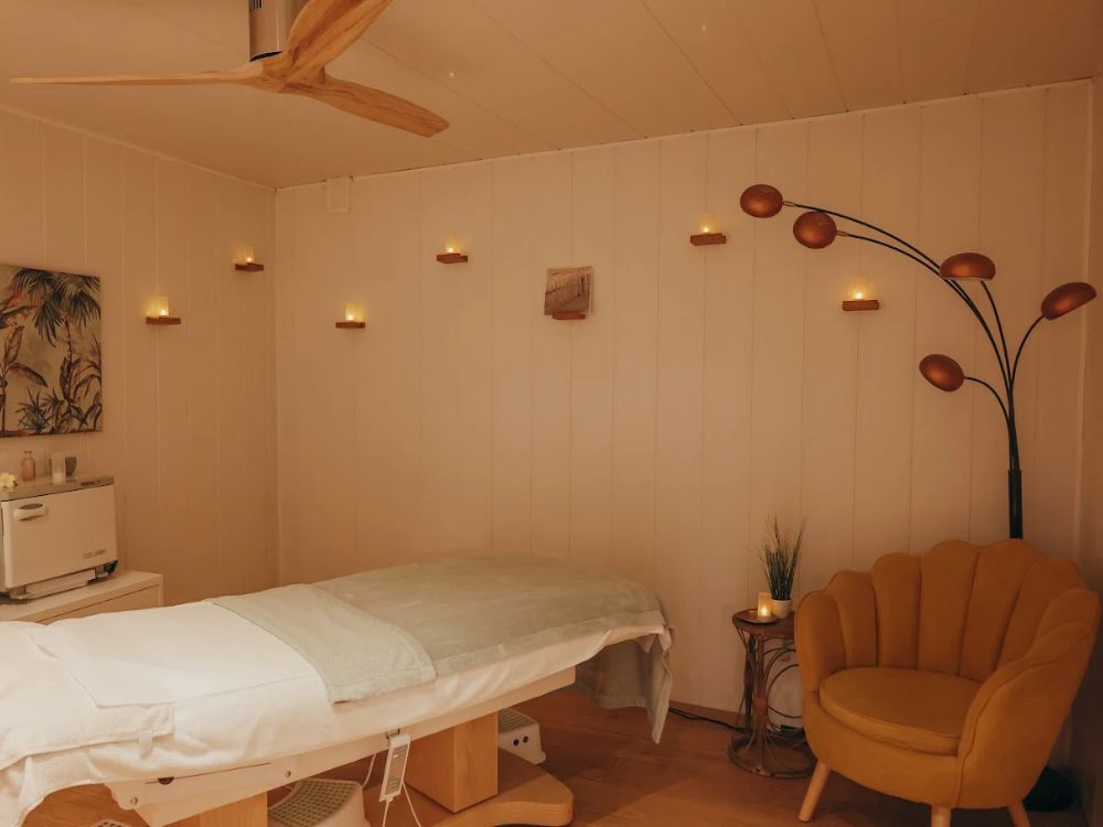 cabine de repos beige rénovation tertiaire institut de beauté mérignac piedra travaux