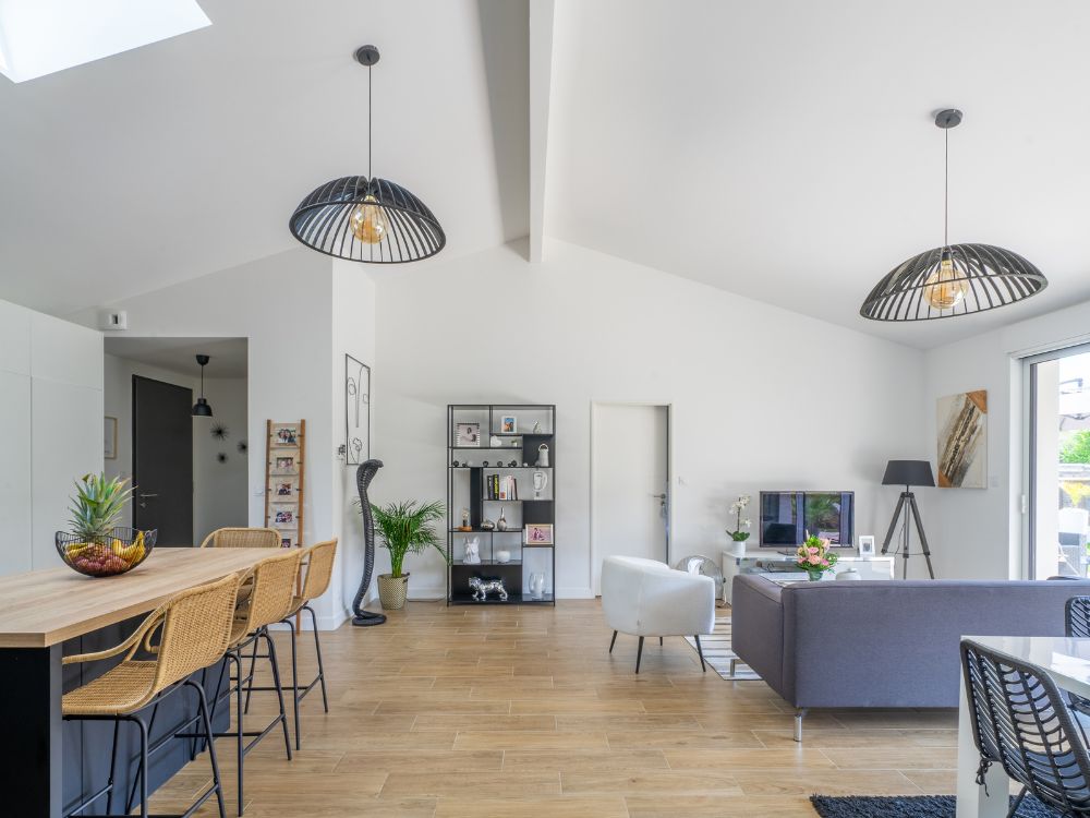 salon gris et mobilier bois construction villa numéro 2 eysines piedra travaux